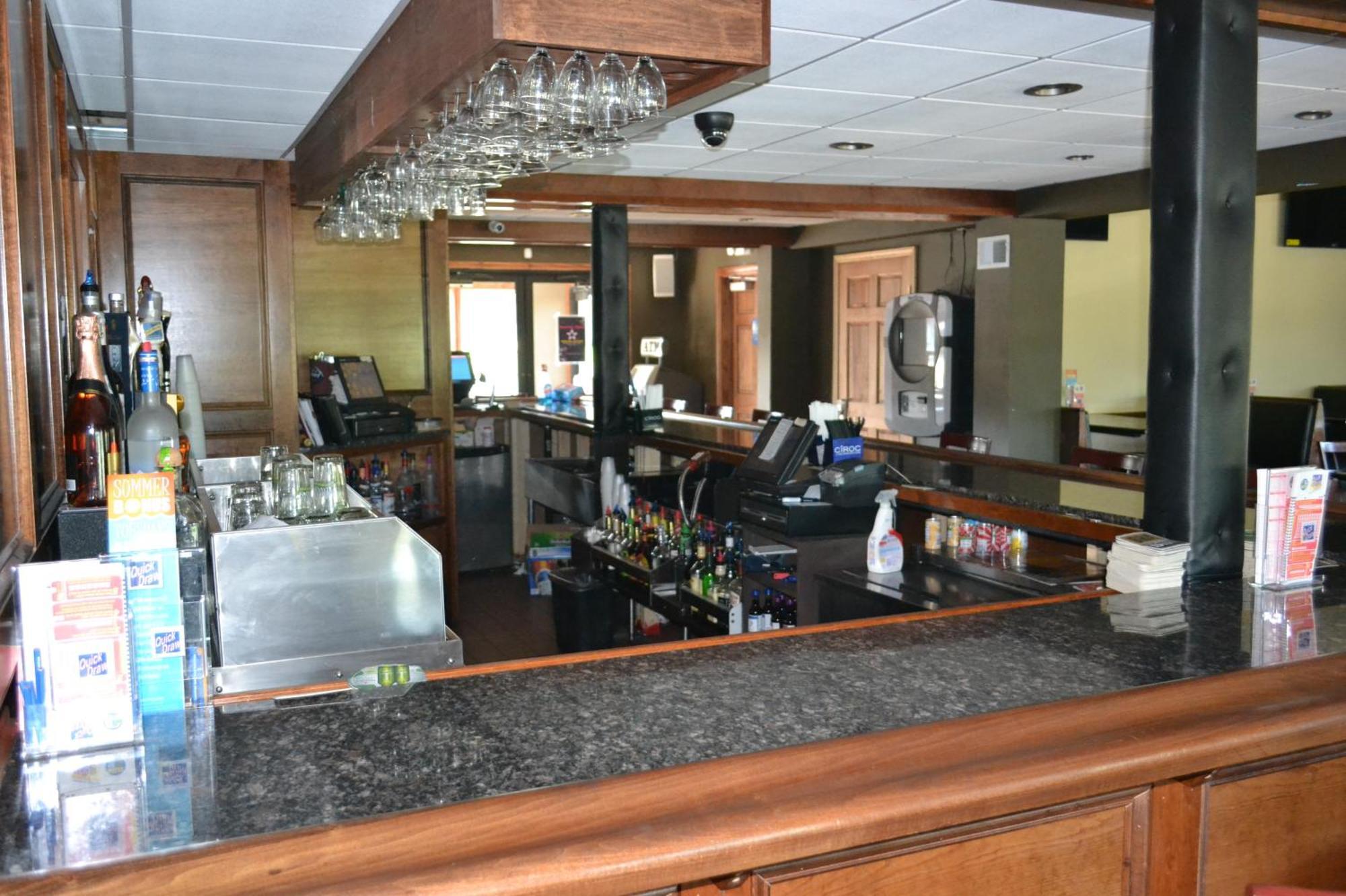 Latham Inn Exterior photo