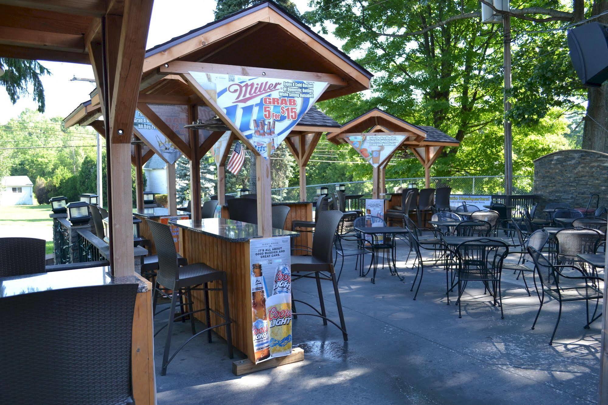 Latham Inn Exterior photo
